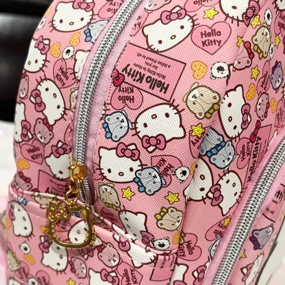 Hello Kitty - Picture 6 of 8